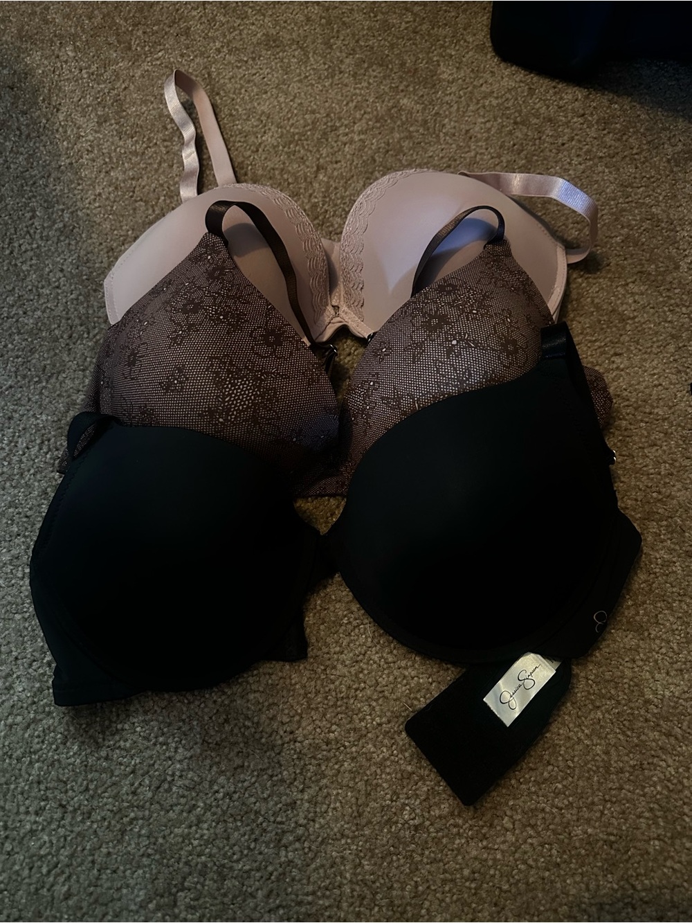 Jessica Simpson Bra’s